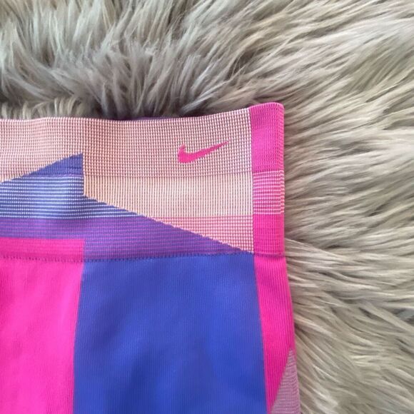 Nike Sculpt Icon Clash 8” bike shorts, XS - Picture 3 of 10